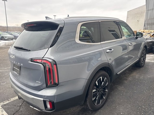 Used 2024 Kia Telluride SX Prestige w/ Towing Package image 5