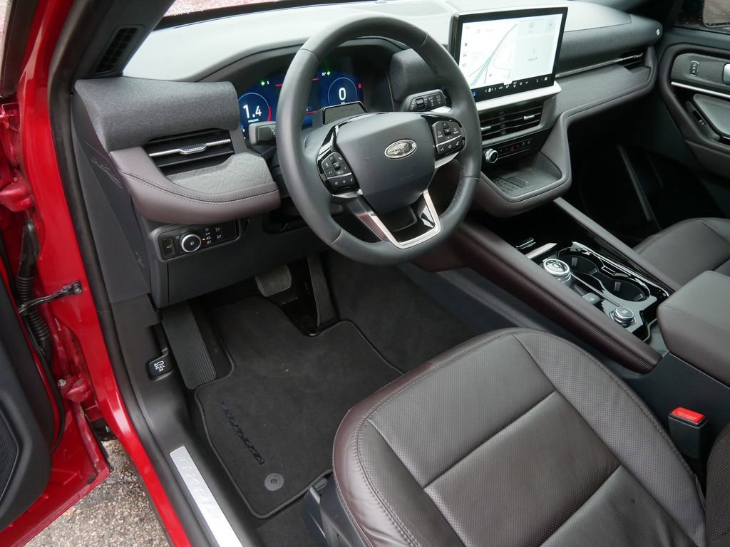 Used 2025 Ford Explorer Platinum w/ Ultimate Package AWD/4WD image 13