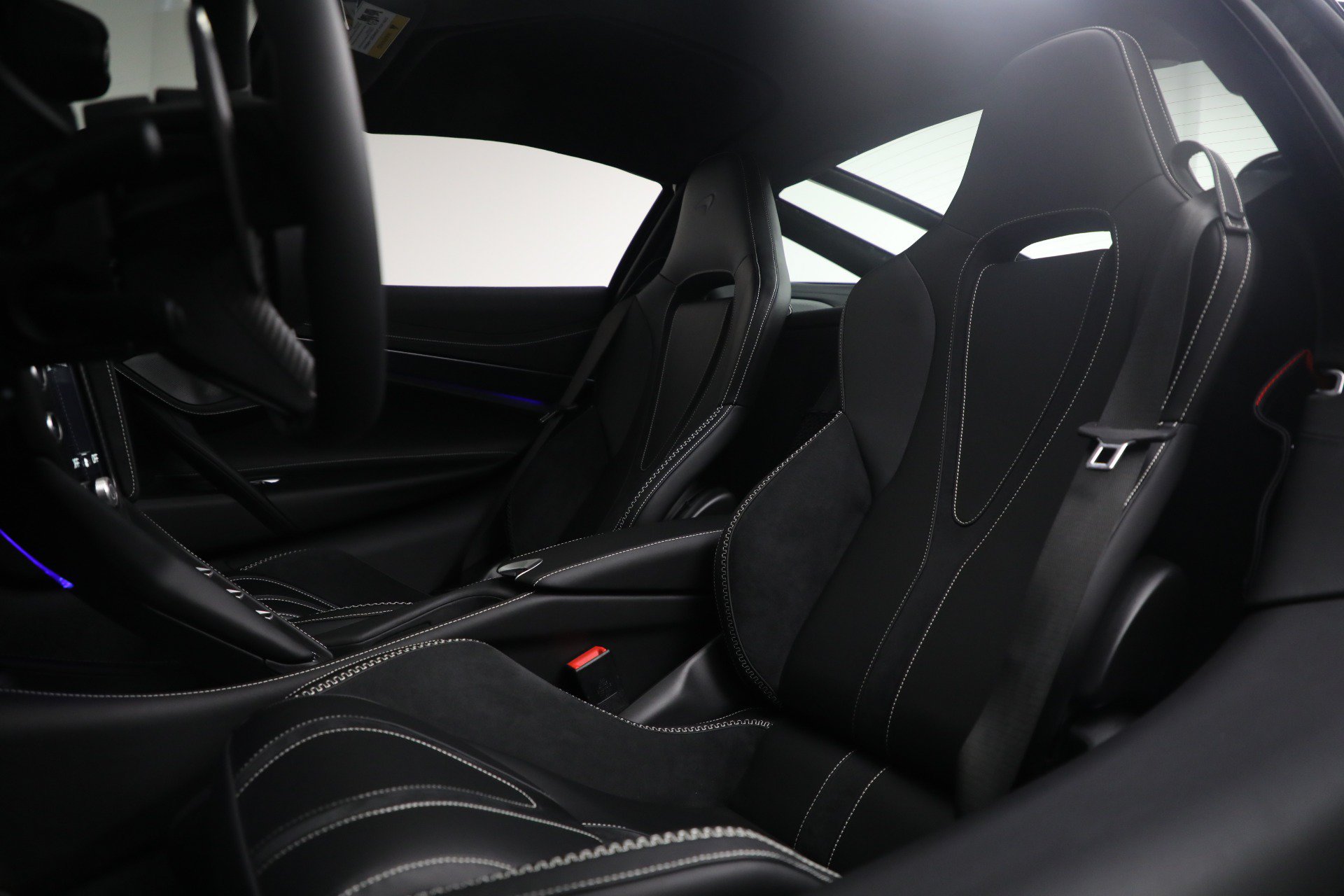 Used 2026 McLaren 750S RWD image 16