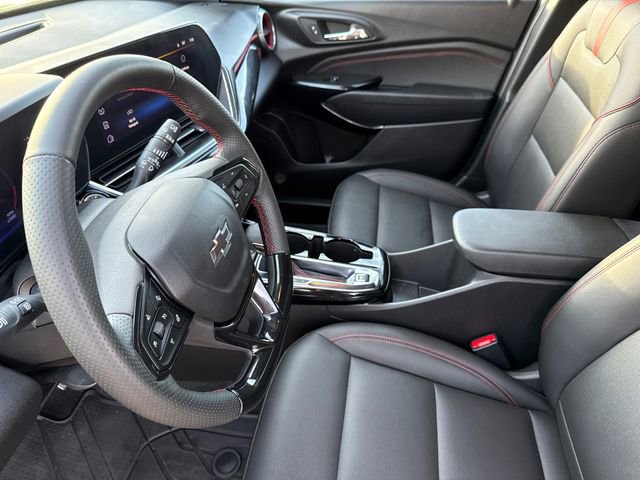 Used 2024 Chevrolet Trax RS w/ Sunroof Package FWD image 20