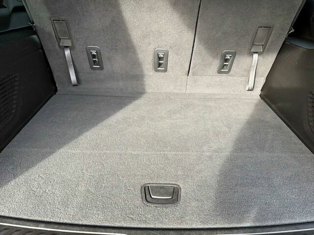 Used 2022 GMC Yukon XL SLE image 20