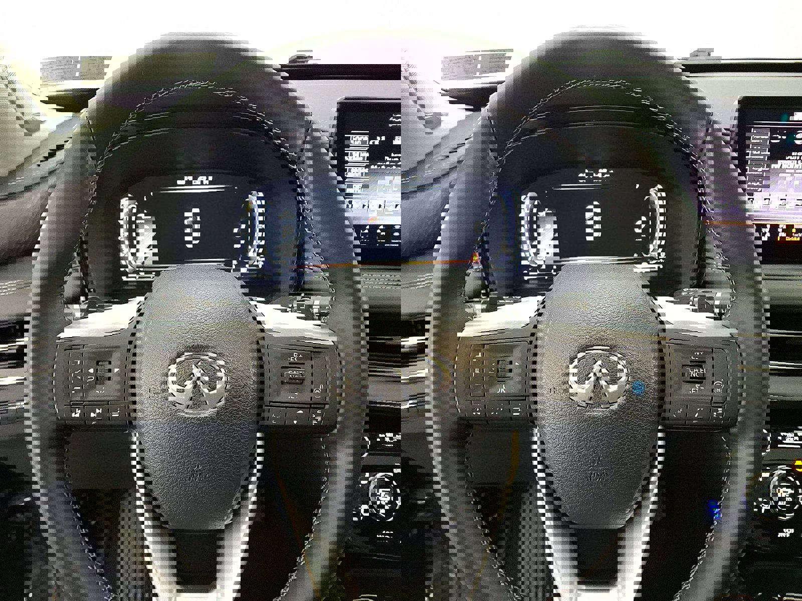 Used 2023 INFINITI QX60 Sensory w/ Cargo Package image 16