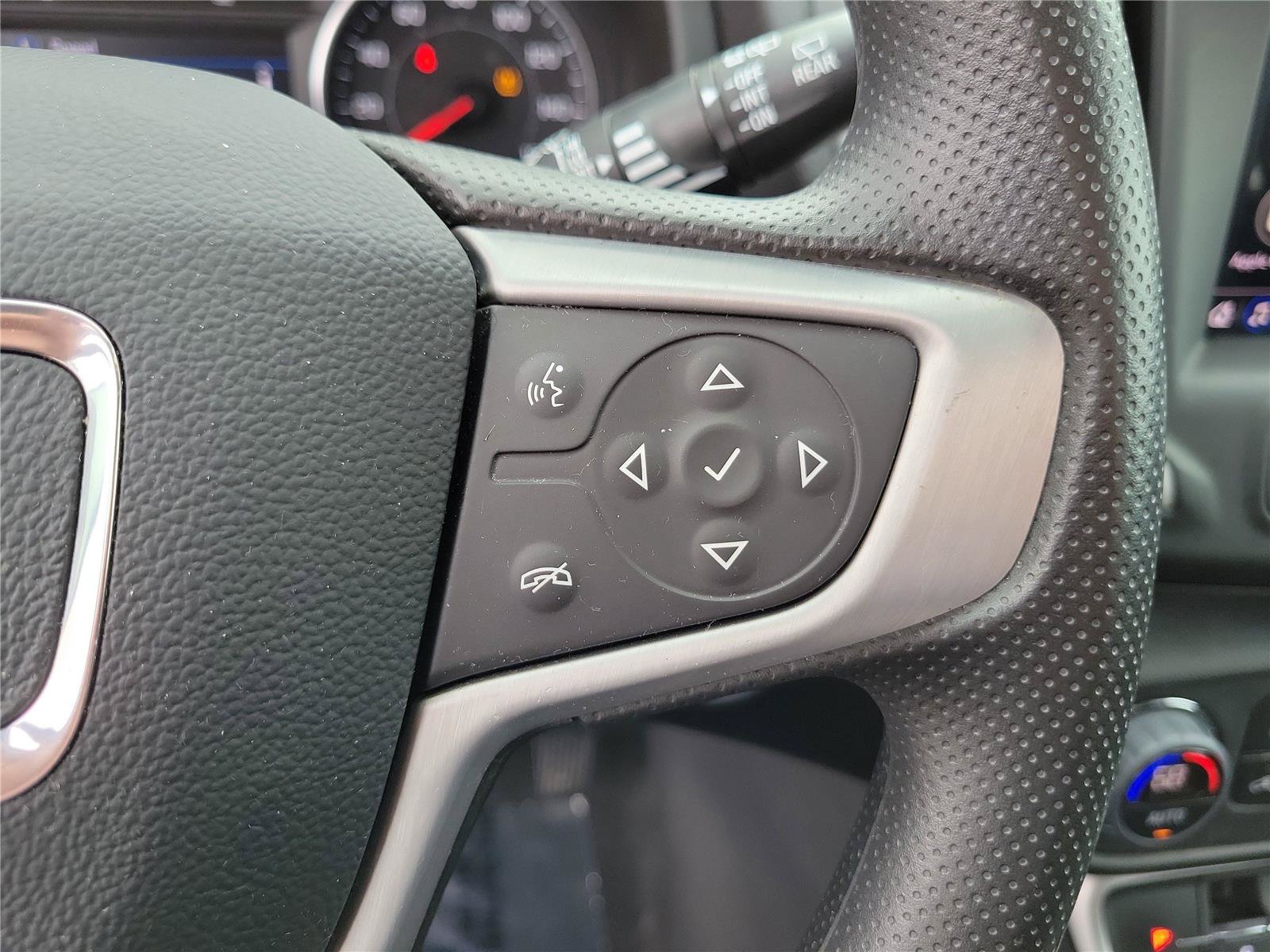 Used 2023 GMC Terrain SLE w/ Driver Convenience Package FWD image 24
