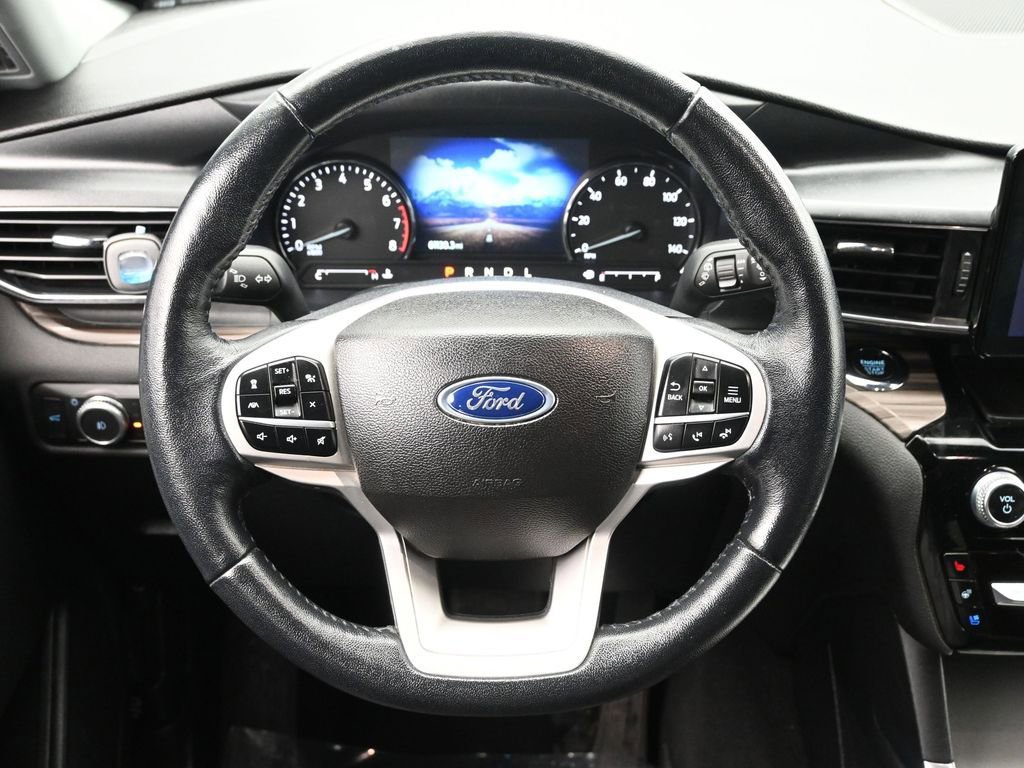 Used 2022 Ford Explorer Limited w/ Equipment Group 301A image 23