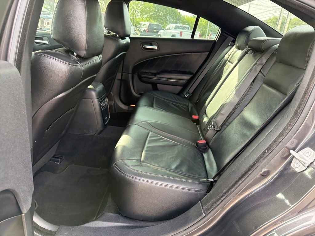 Used 2019 Dodge Charger SXT w/ Blacktop Package image 11