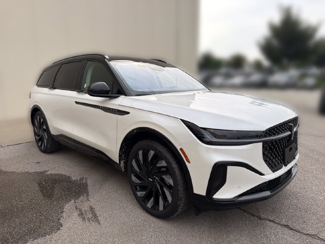 New 2026 Lincoln Nautilus Reserve AWD/4WD image 3
