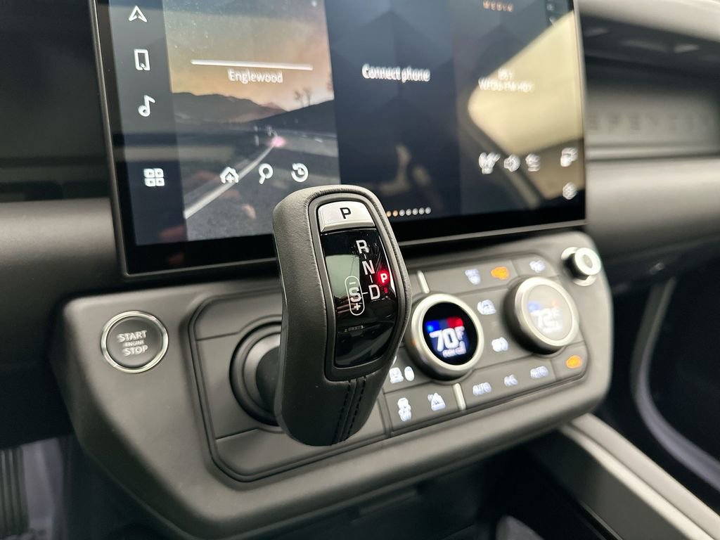 New 2026 Land Rover Defender 110 S image 12
