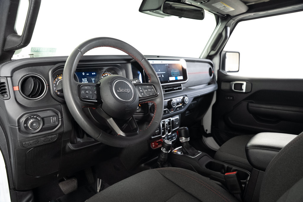 Used 2025 Jeep Wrangler Unlimited Rubicon AWD/4WD image 26