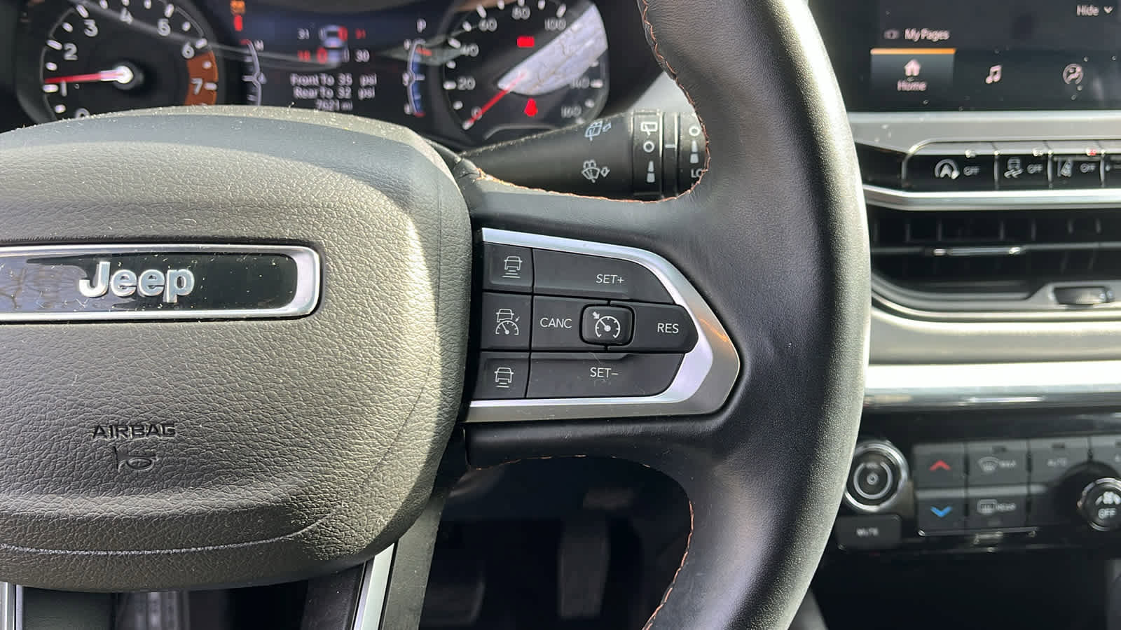 Used 2022 Jeep Compass Limited w/ Sun and Sound Group image 13