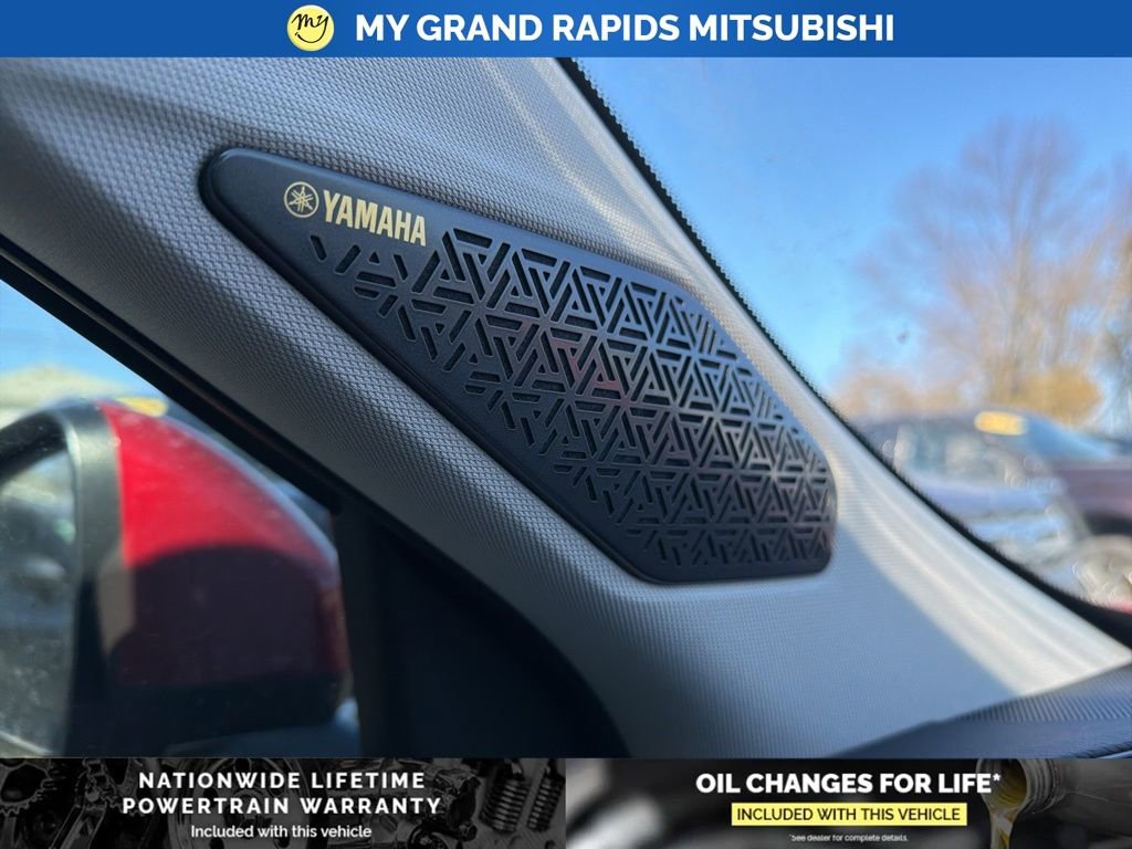 New 2025 Mitsubishi Outlander SE image 19