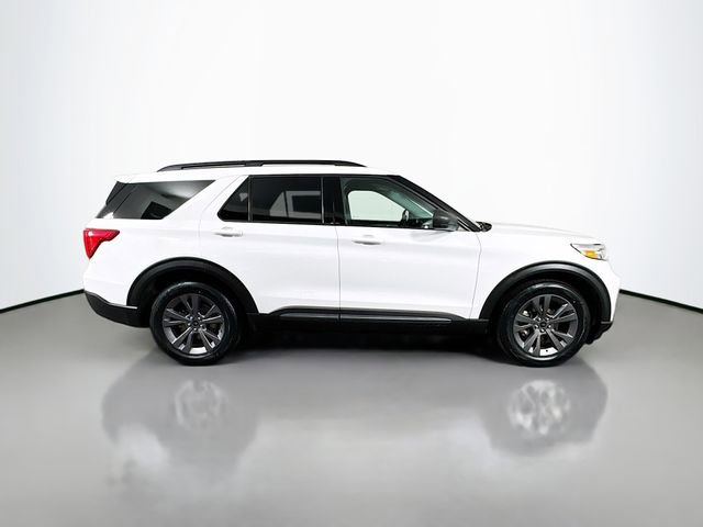 Used 2021 Ford Explorer XLT w/ Equipment Group 202A image 9