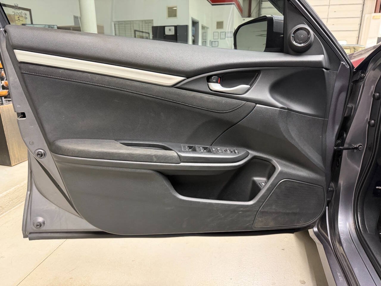 Used 2018 Honda Civic EX image 10