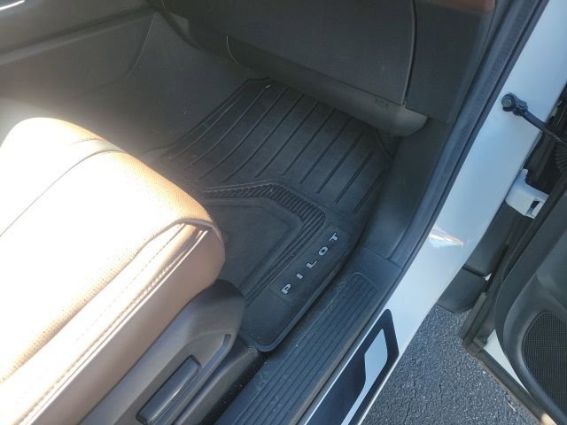 Used 2025 Honda Pilot Elite image 31