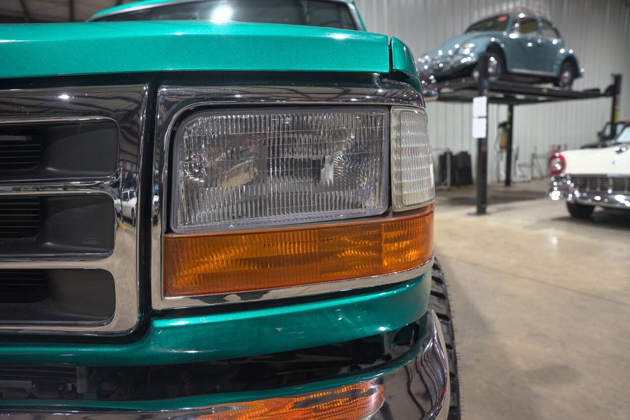 Used 1995 Ford Bronco XLT AWD/4WD image 31