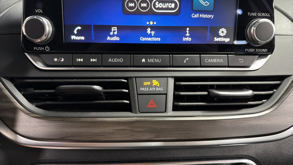Used 2025 Nissan Altima 2.5 SV FWD image 26