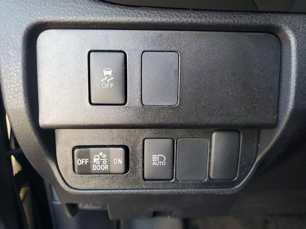 Used 2022 Toyota Tacoma SR5 w/ Technology Package image 27