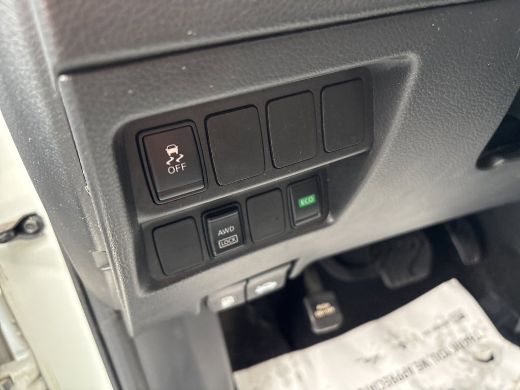 Used 2017 Nissan Rogue Sport SV image 22