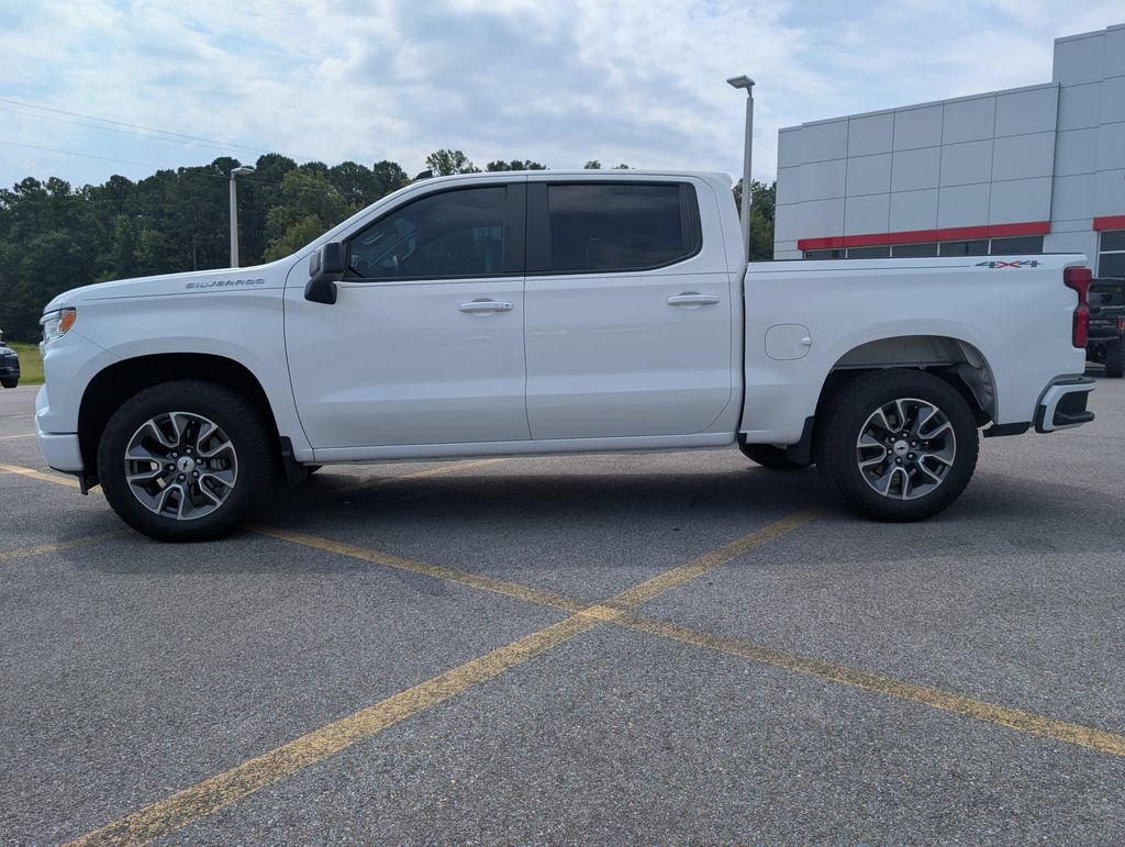 Used 2025 Chevrolet Silverado 1500 RST AWD/4WD image 2