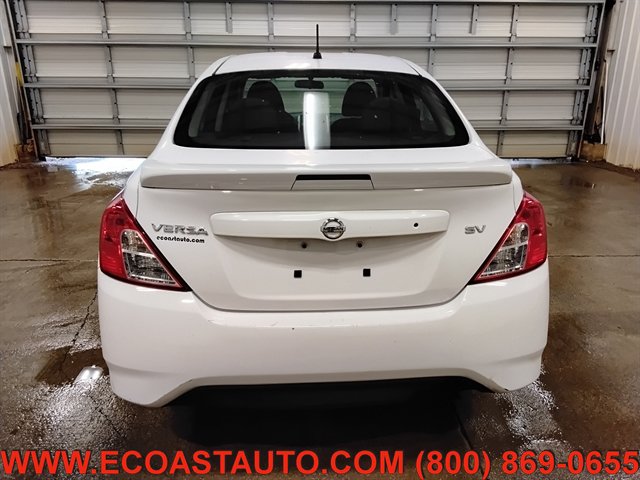Used 2018 Nissan Versa SV FWD image 8