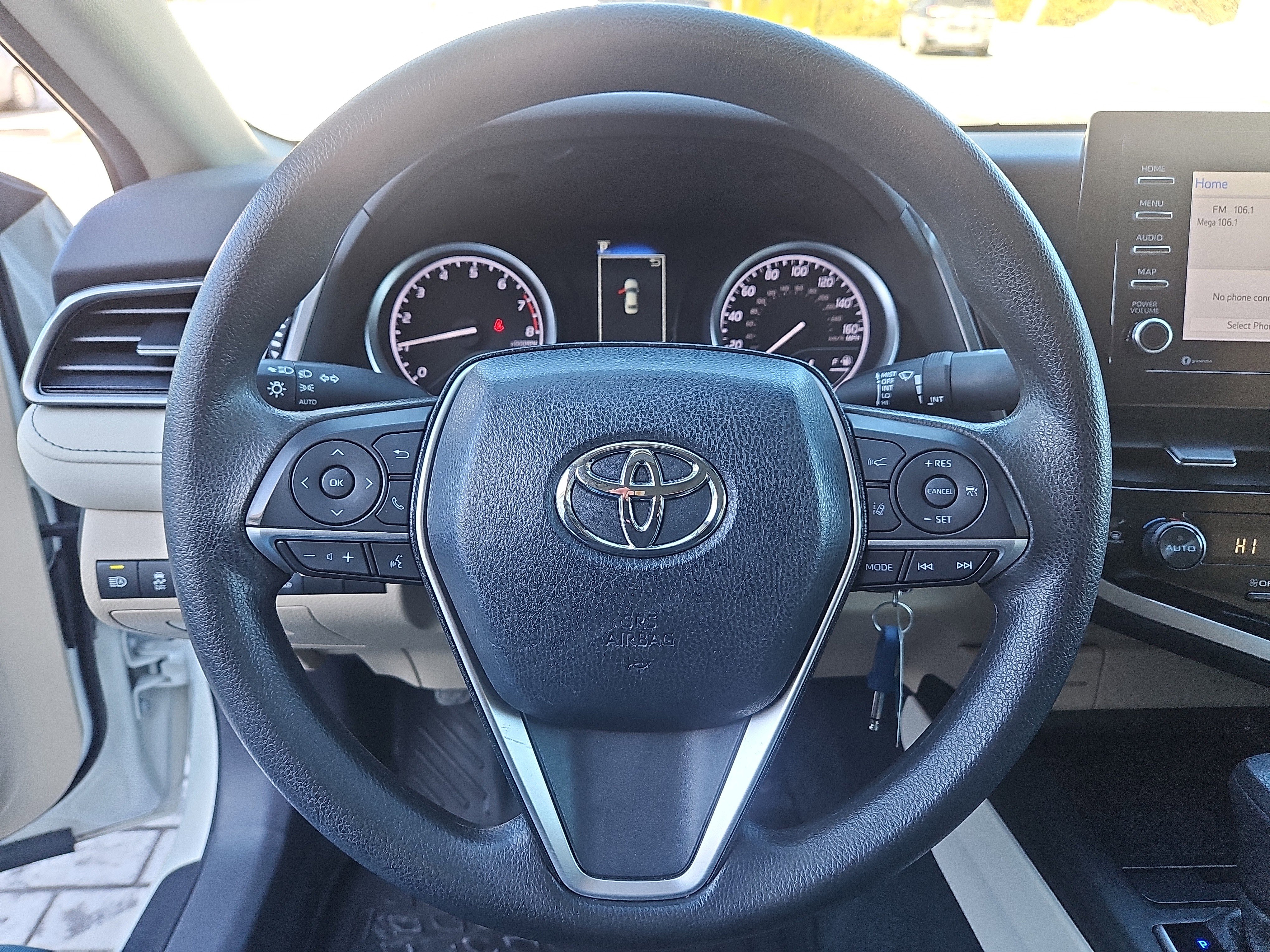 Used 2022 Toyota Camry LE image 15