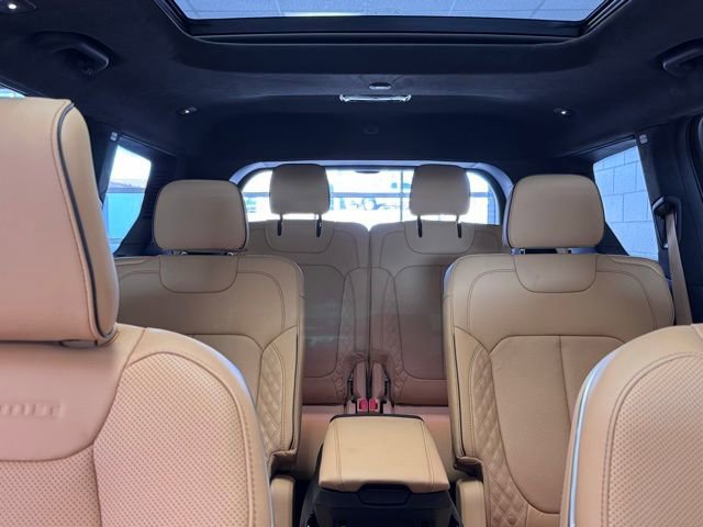 Certified 2024 Jeep Grand Cherokee L Summit AWD/4WD image 9