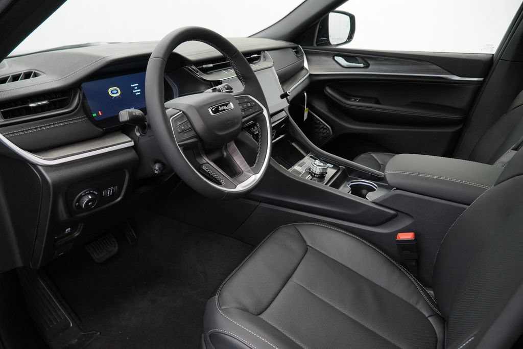 New 2026 Jeep Grand Cherokee L Limited AWD/4WD image 16