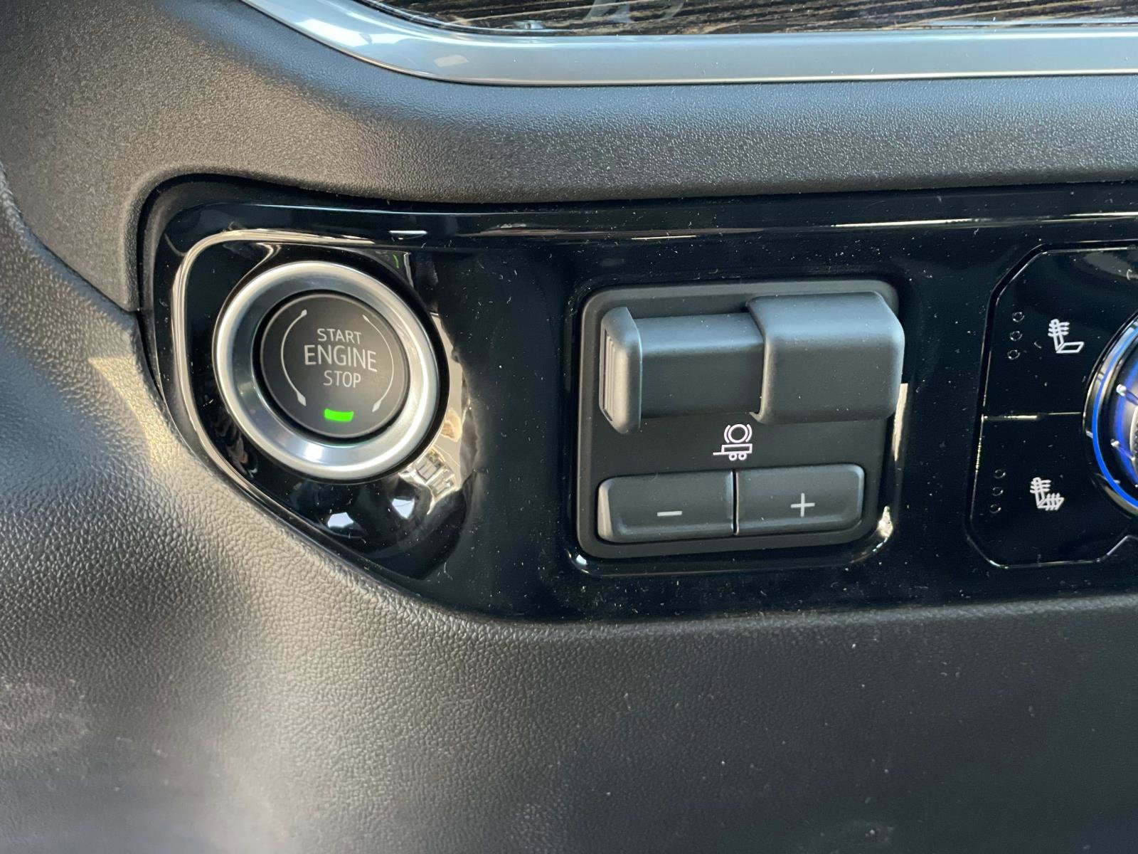 New 2026 GMC Sierra 1500 SLE w/ Preferred Package RWD image 14