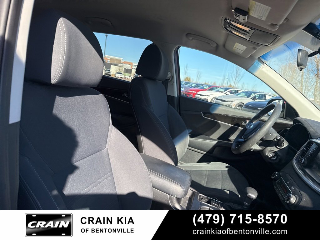 Used 2019 Kia Sorento LX image 9