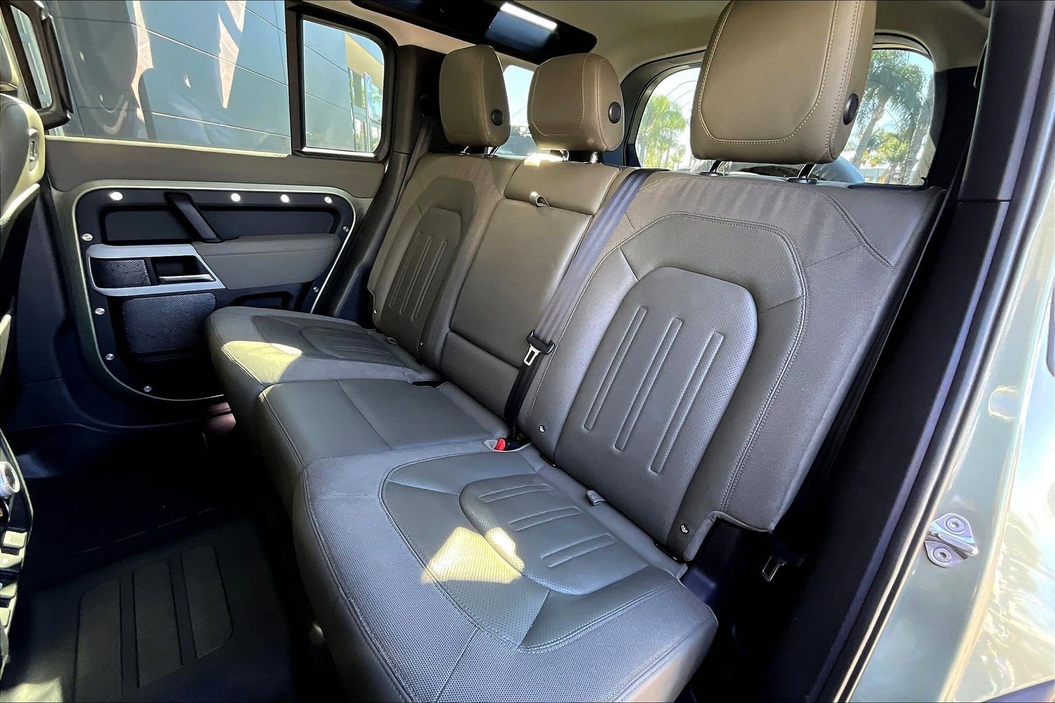 Used 2020 Land Rover Defender 110 S image 25