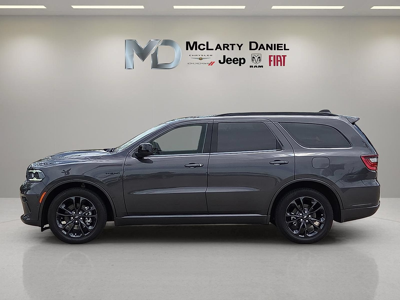 Used 2023 Dodge Durango R/T w/ Blacktop Package AWD/4WD image 3