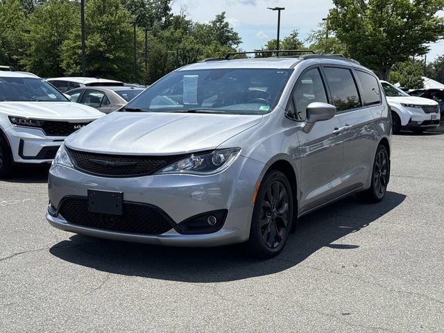 Used 2020 Chrysler Pacifica Touring-L FWD image 5