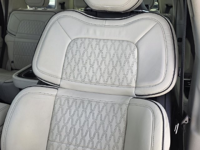 Used 2023 Lincoln Navigator Black Label AWD/4WD image 15