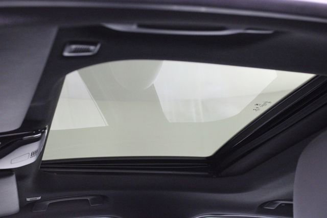 Used 2021 BMW 330i xDrive Sedan w/ Convenience Package image 10