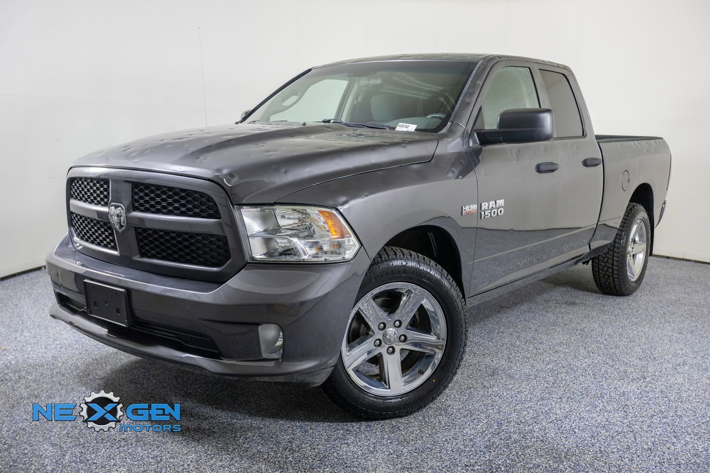 Used 2018 RAM 1500 Express w/ Express Value Package AWD/4WD image 3