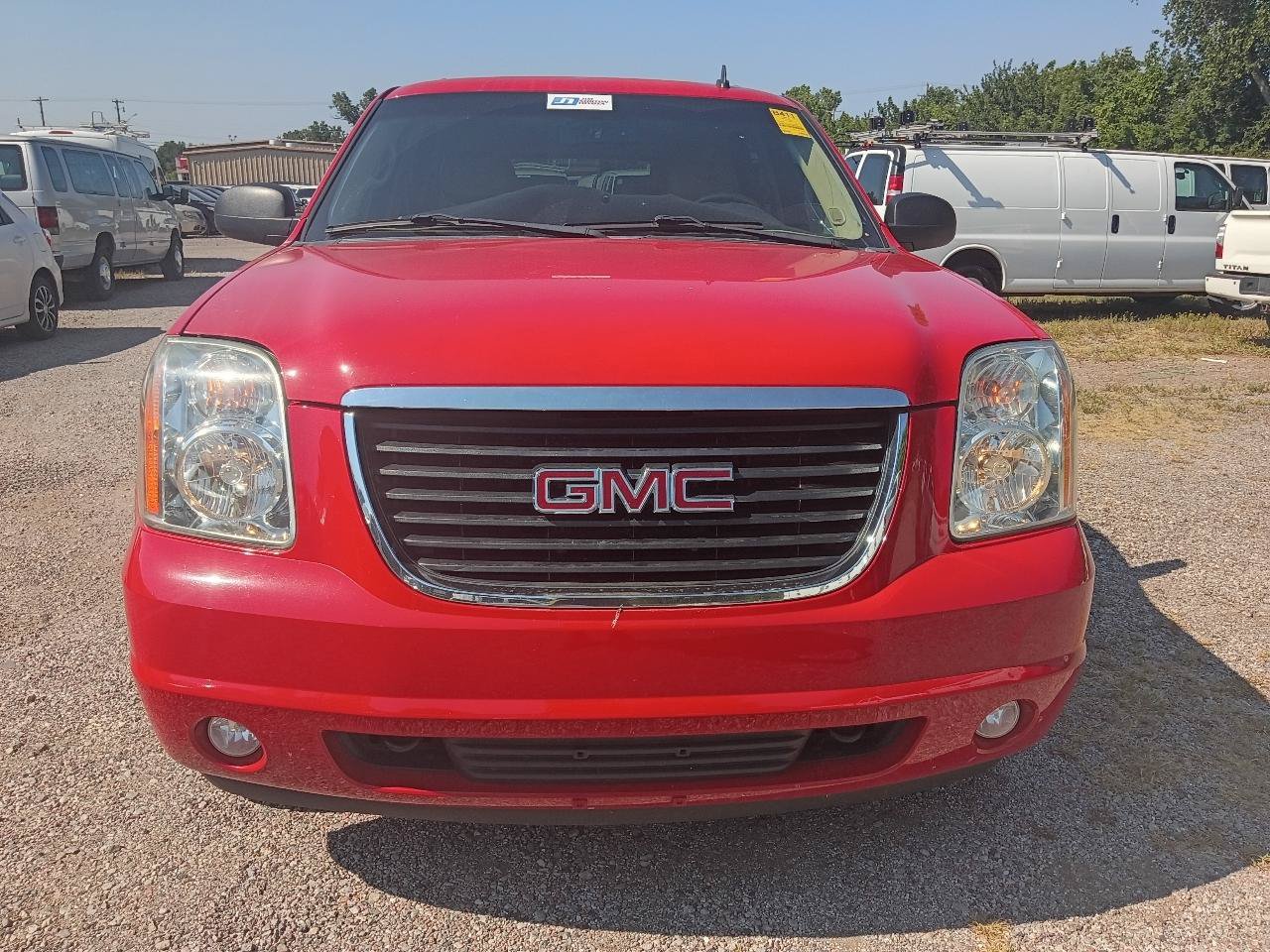 Used 2013 GMC Yukon SLT w/ Suspension Package, Autoride AWD/4WD image 2