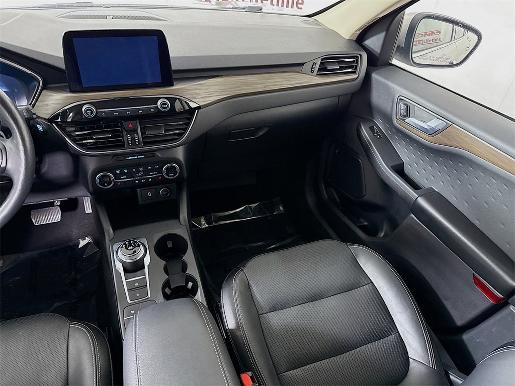 Used 2020 Ford Escape Titanium image 28