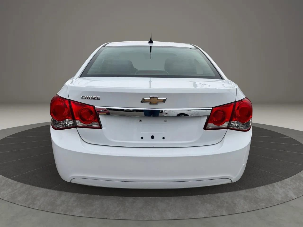 Used 2013 Chevrolet Cruze LS image 6