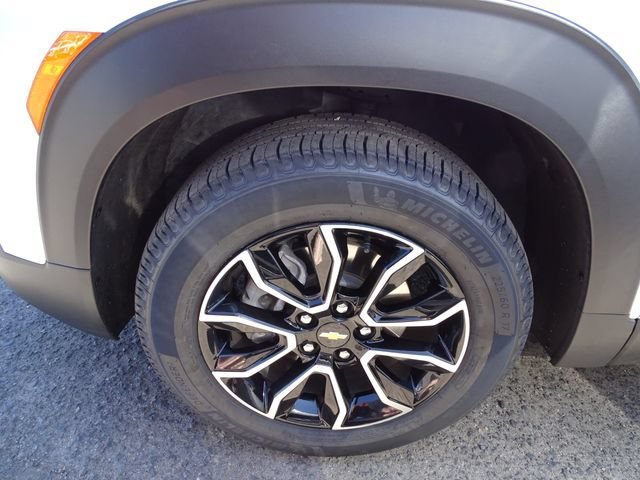 Certified 2023 Chevrolet TrailBlazer ACTIV w/ Sun and Liftgate Package AWD/4WD image 6