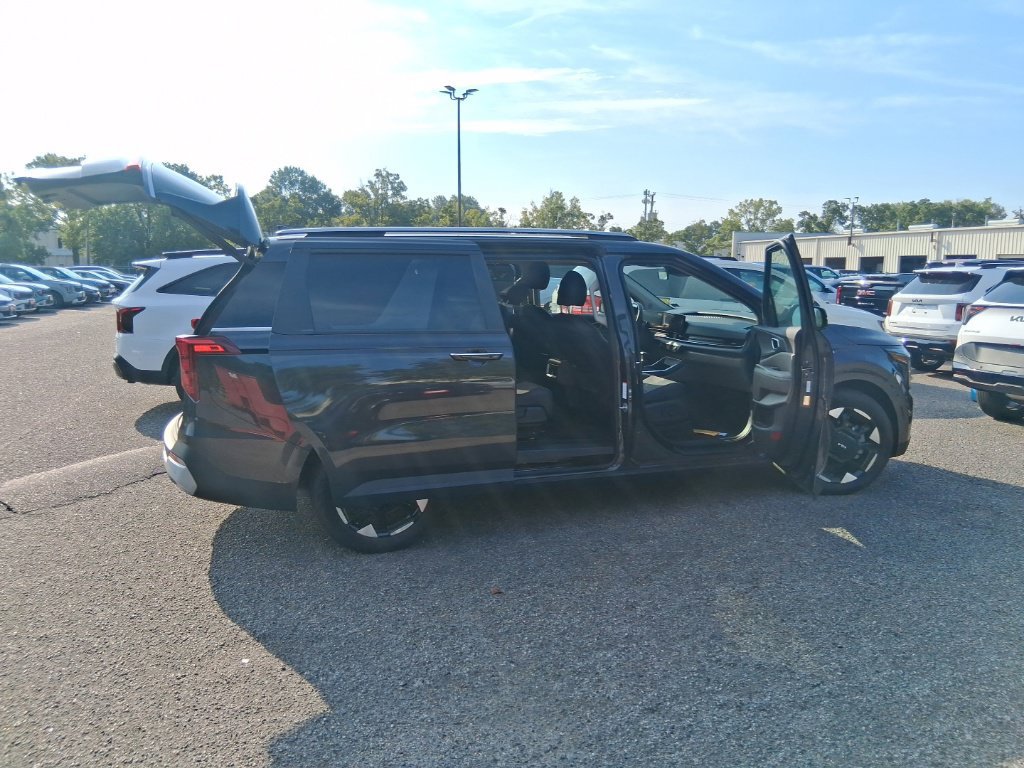 Certified 2026 Kia Carnival EX FWD image 19