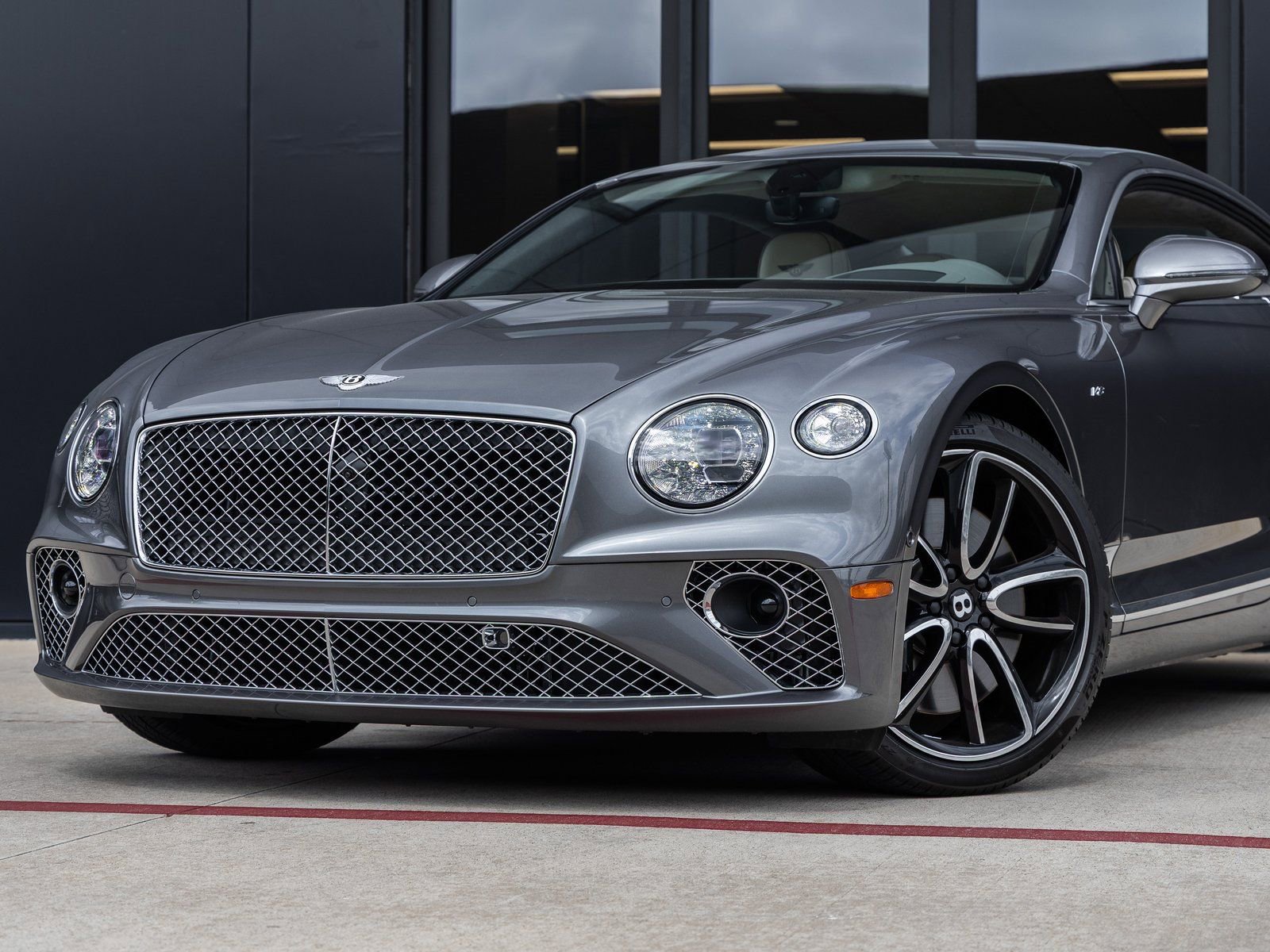 Used 2022 Bentley Continental GT image 3