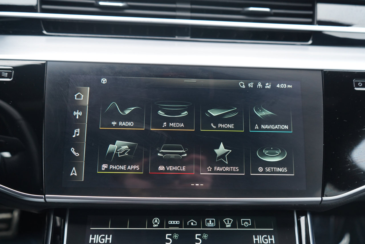 Used 2022 Audi S8 w/ S8 Comfort Plus Package image 31