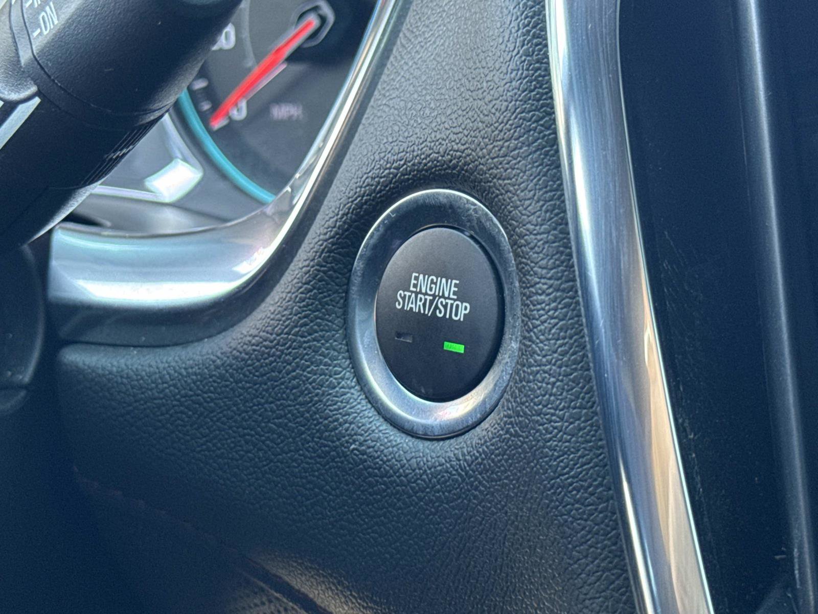 Used 2023 Chevrolet Traverse RS FWD image 19