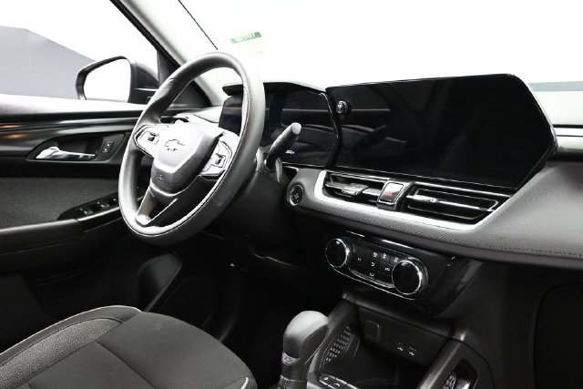 Used 2025 Chevrolet TrailBlazer LT FWD image 14