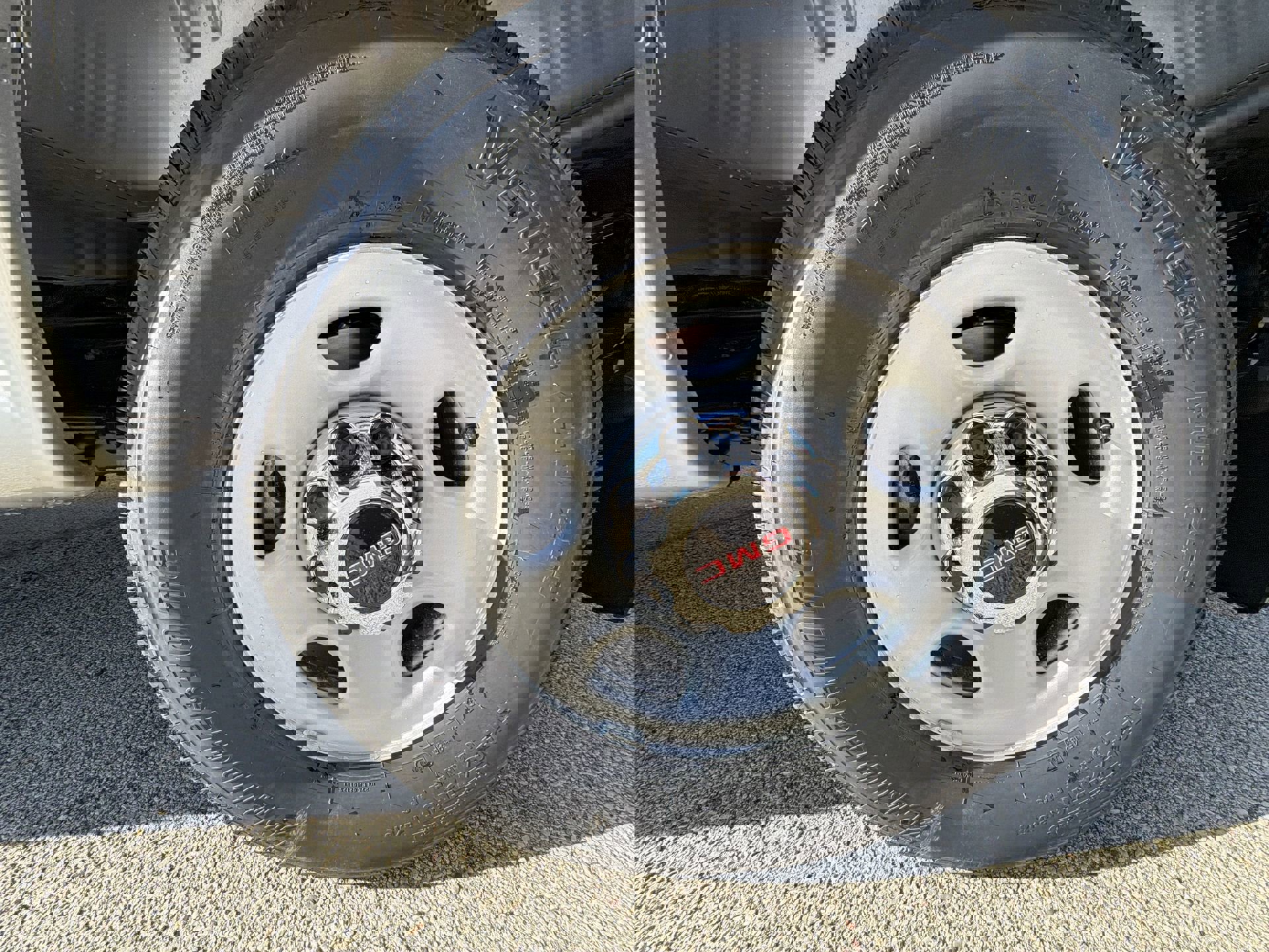 New 2025 GMC Savana 2500 image 28