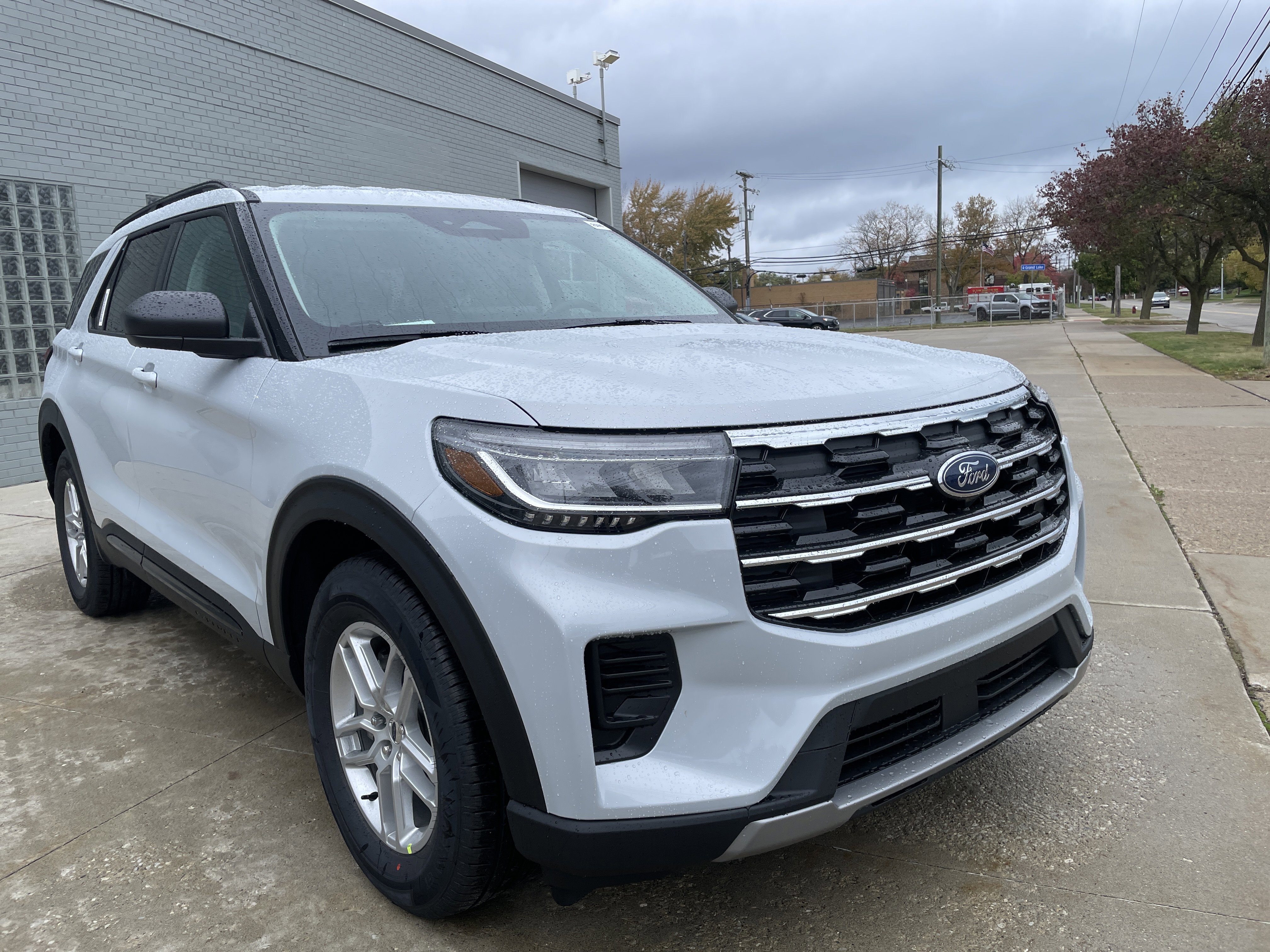 New 2026 Ford Explorer Active image 2