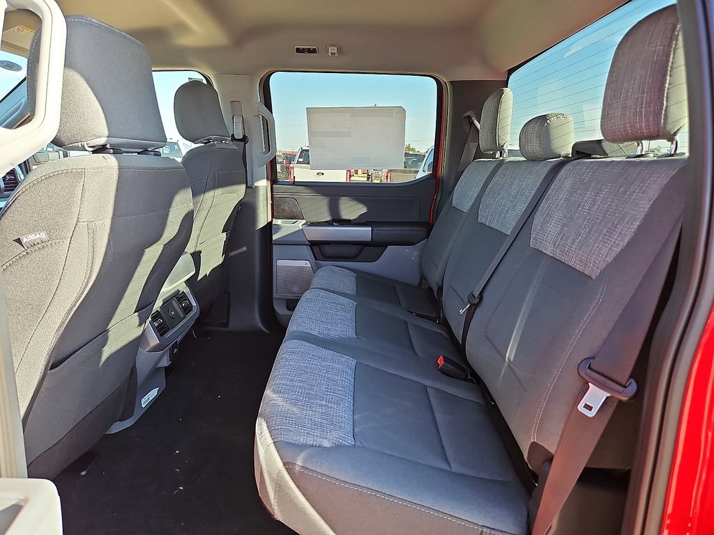 New 2026 Ford F250 XLT w/ XLT Premium Package AWD/4WD image 16