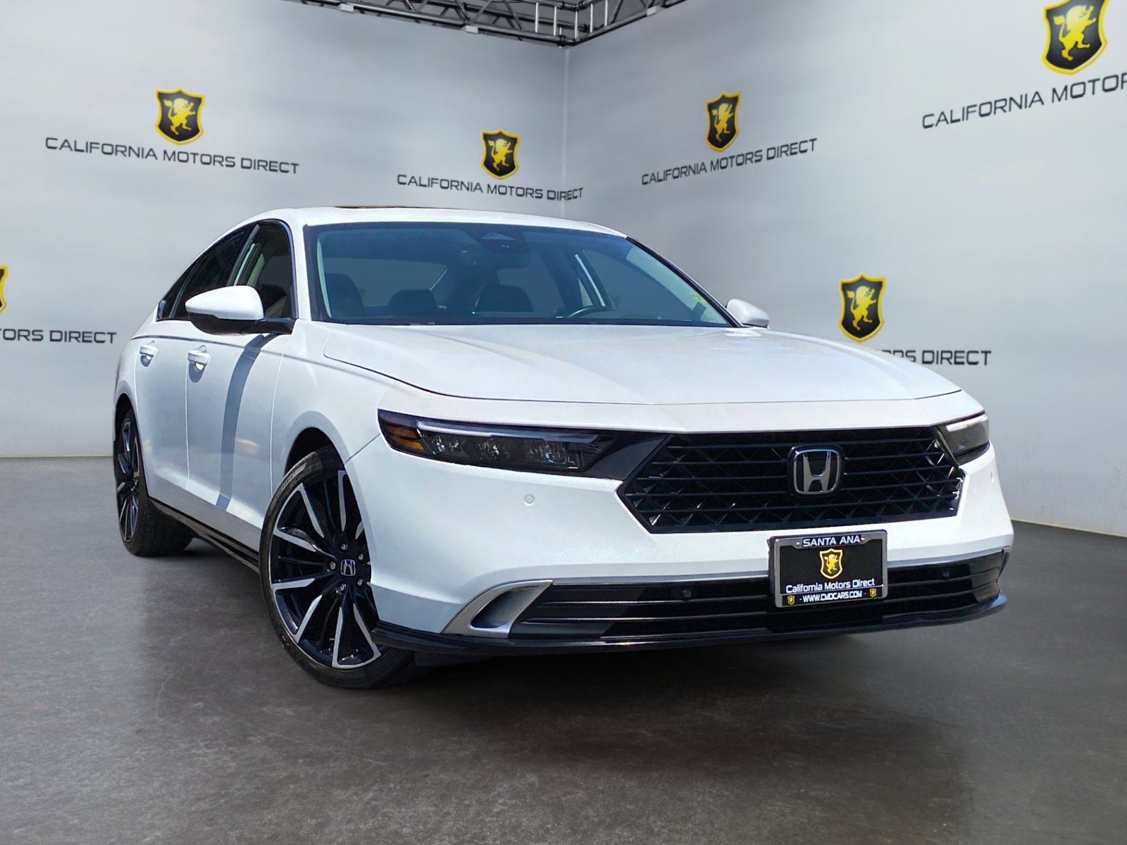 Used 2024 Honda Accord Touring image 3