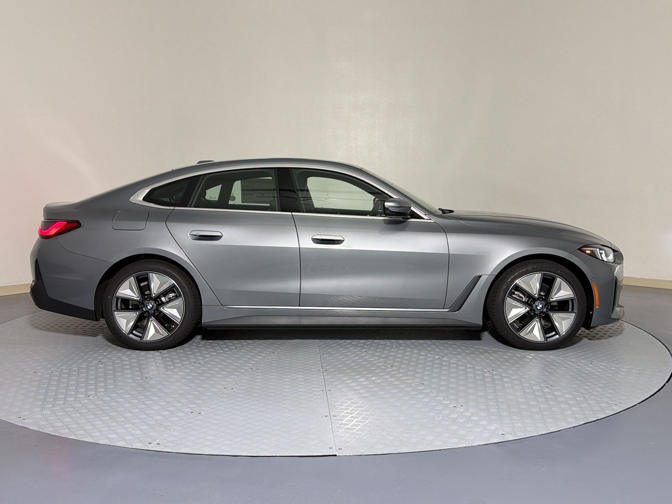 New 2026 BMW i4 eDrive40 RWD image 8