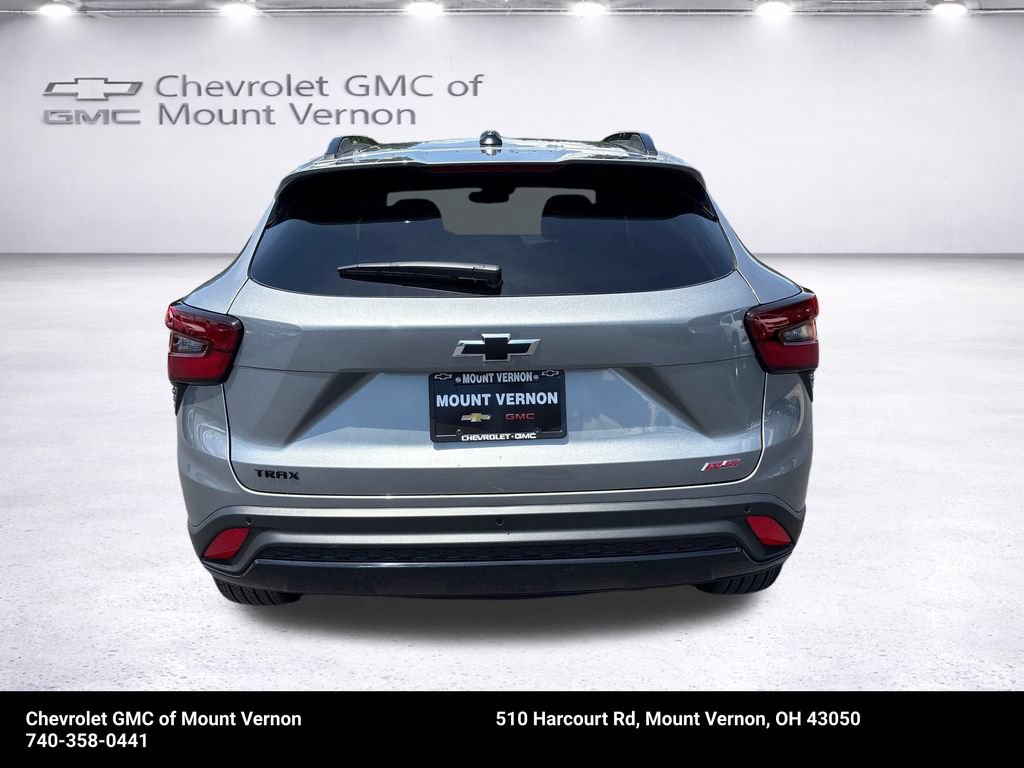 New 2026 Chevrolet Trax RS w/ Sunroof Package FWD image 4