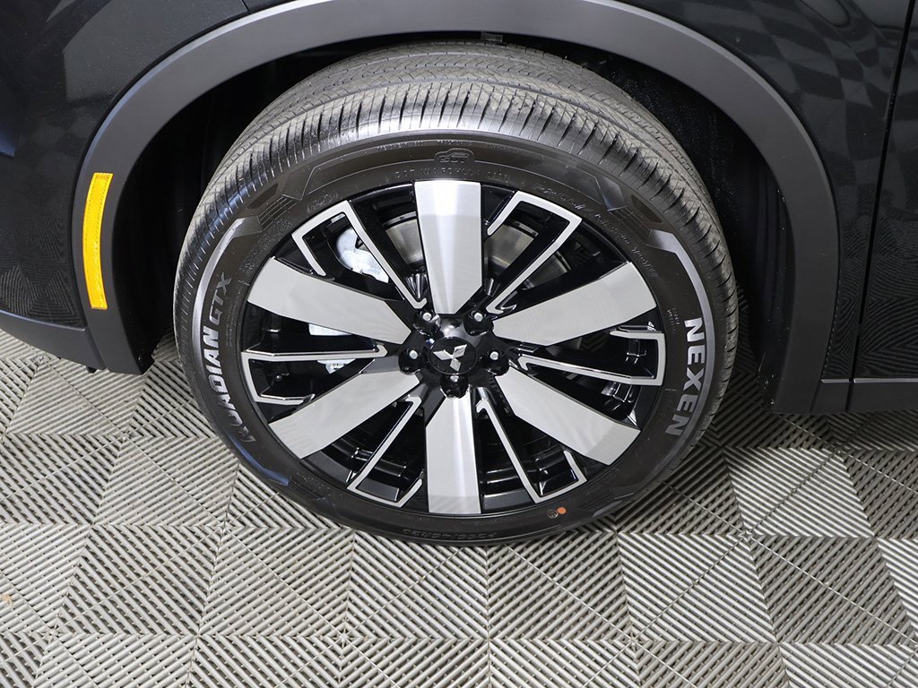 New 2025 Mitsubishi Outlander SE image 20